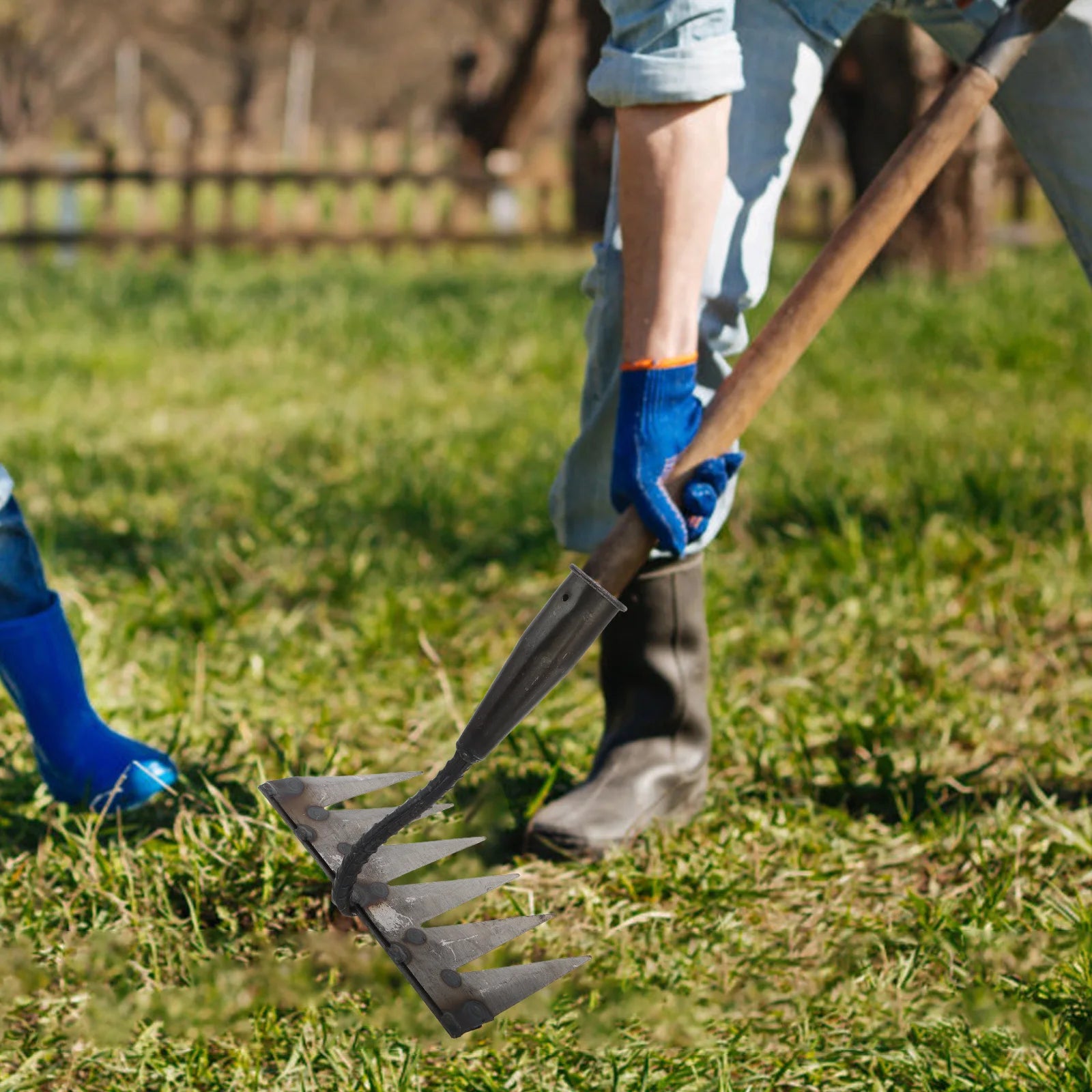 6-Tooth Heavy-Duty Garden Rake – Soil Loosening & Leveling Tool